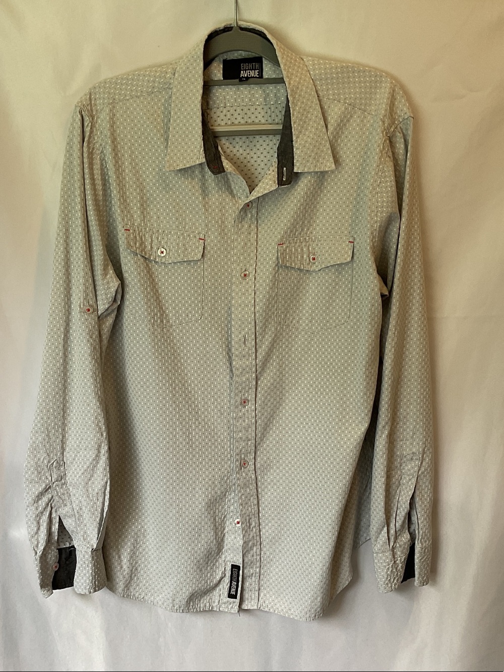 Men's Light Gray Patterned Button-Up Shirt